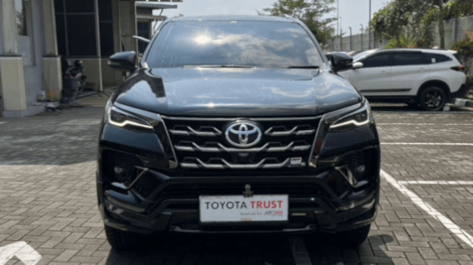 TOYOTA FORTUNER 2.8 VRZ GR SPORT 4X4 (FORTUNER) AT 2023