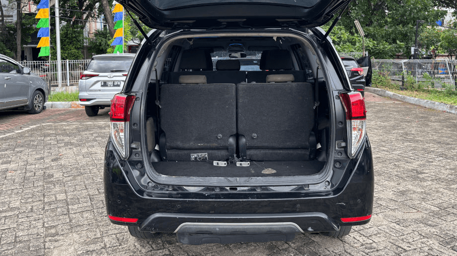 TOYOTA INNOVA V (INNOVA) AT 2021