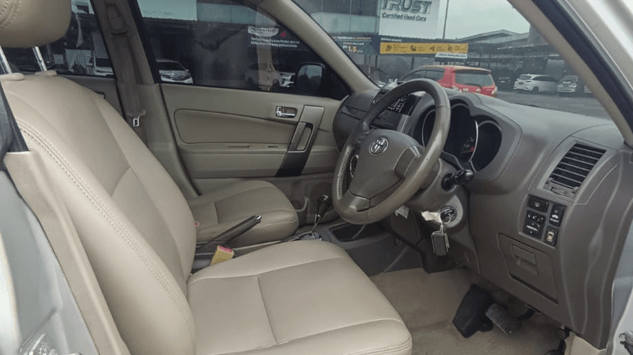 TOYOTA RUSH 1.5 TRD SPORTIVO BENSIN-AT(RUSH) AT 2012