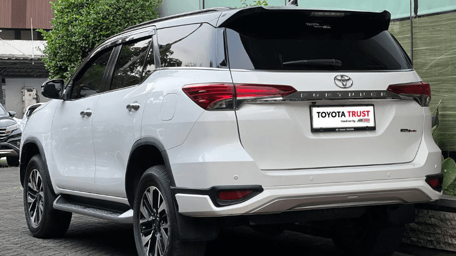 TOYOTA FORTUNER 2.4 4X2 VRZ TRD SOLAR-AT(FORTUNER) AT 2018