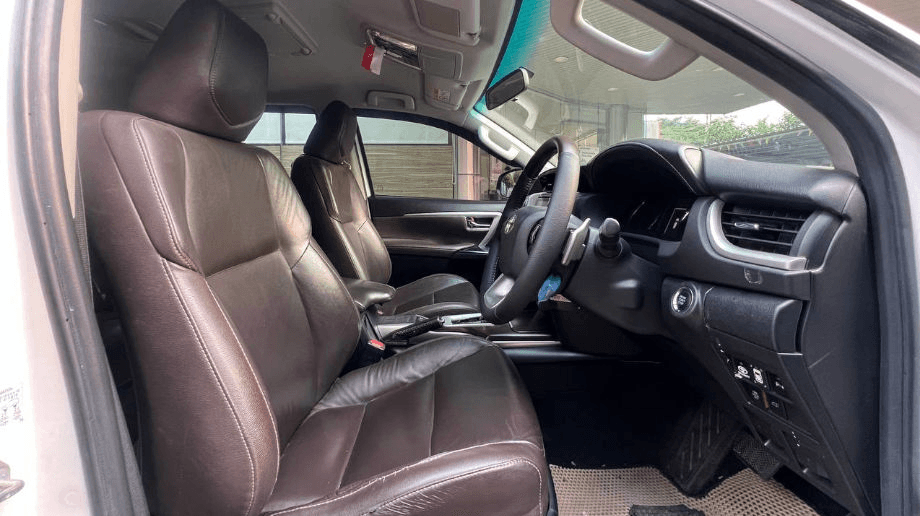 TOYOTA FORTUNER 2.4 4X2 VRZ TRD SOLAR-AT(FORTUNER) AT 2018