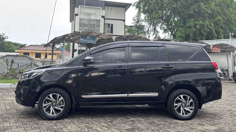 TOYOTA INNOVA V (INNOVA) AT 2021