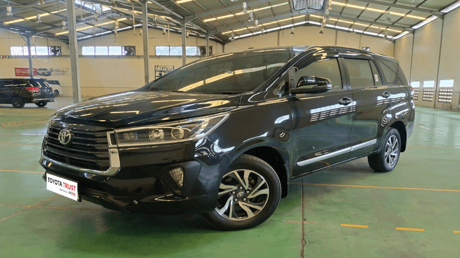 TOYOTA INNOVA 2.4 V AT 2021