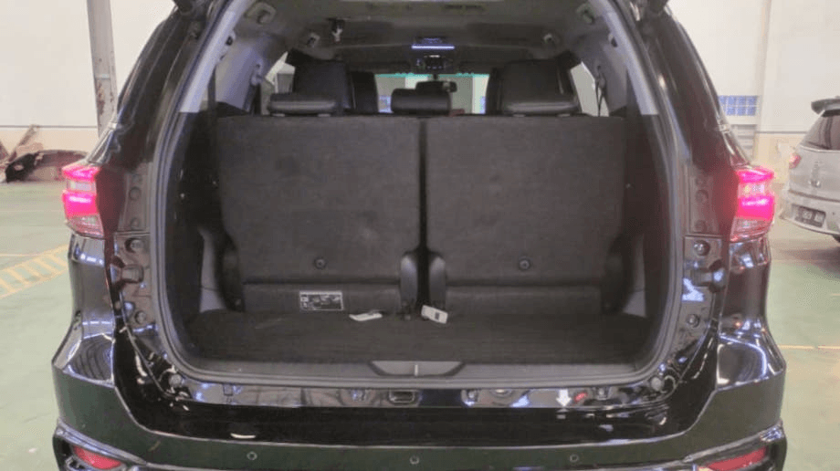 TOYOTA FORTUNER 2.8 4X2 GR SPORT DSL SOLAR-AT(FORTUNER) AT 2022