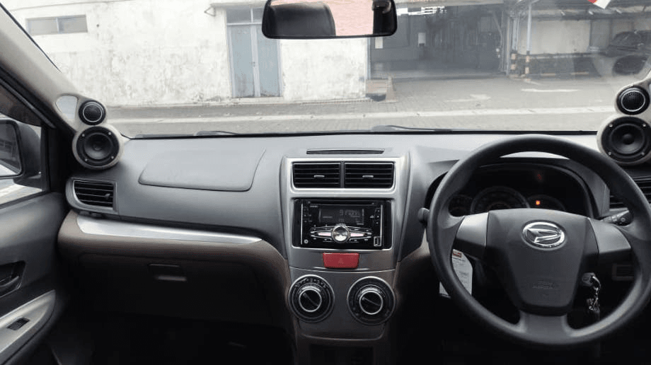 DAIHATSU XENIA 1.3 R BENSIN-MT(XENIA) MT 2017