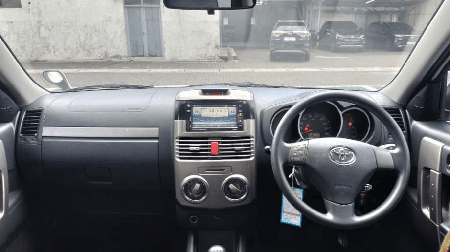 TOYOTA RUSH 1.5 TRD SPORTIVO BENSIN-MT(RUSH) MT 2015