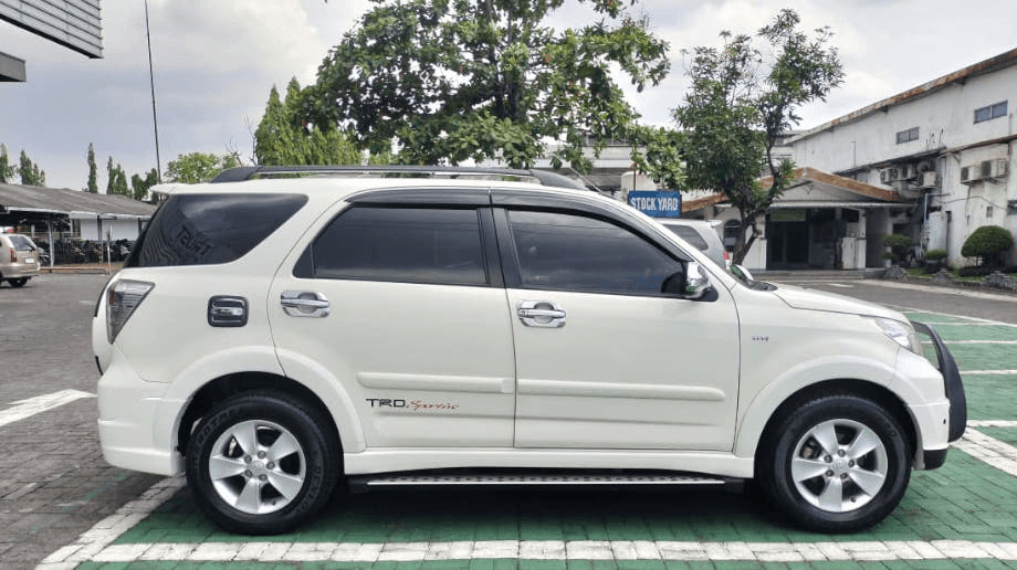 TOYOTA RUSH 1.5 TRD SPORTIVO BENSIN-MT(RUSH) MT 2015
