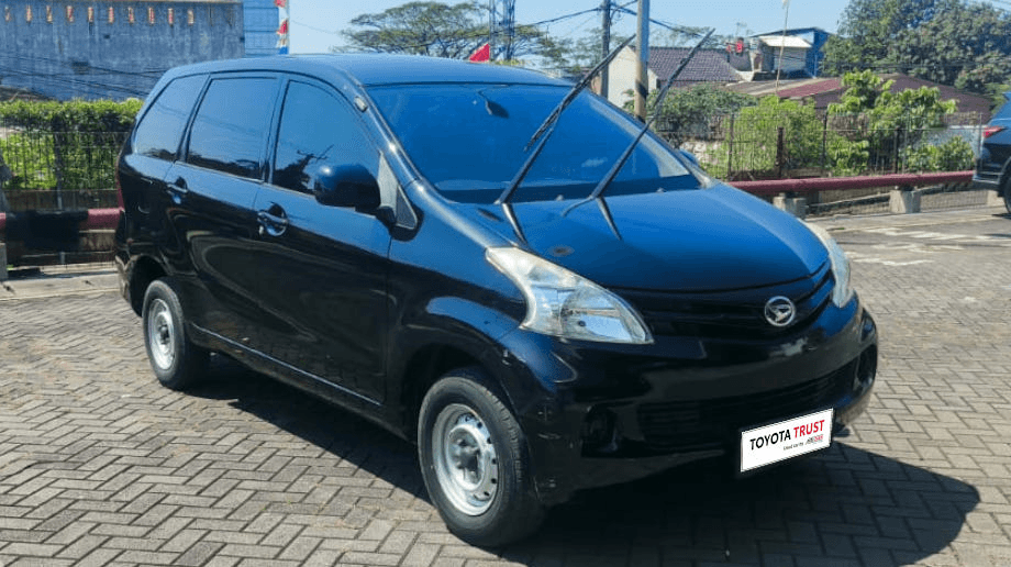 DAIHATSU XENIA 1.0 M BENSIN-MT(XENIA) MT 2013