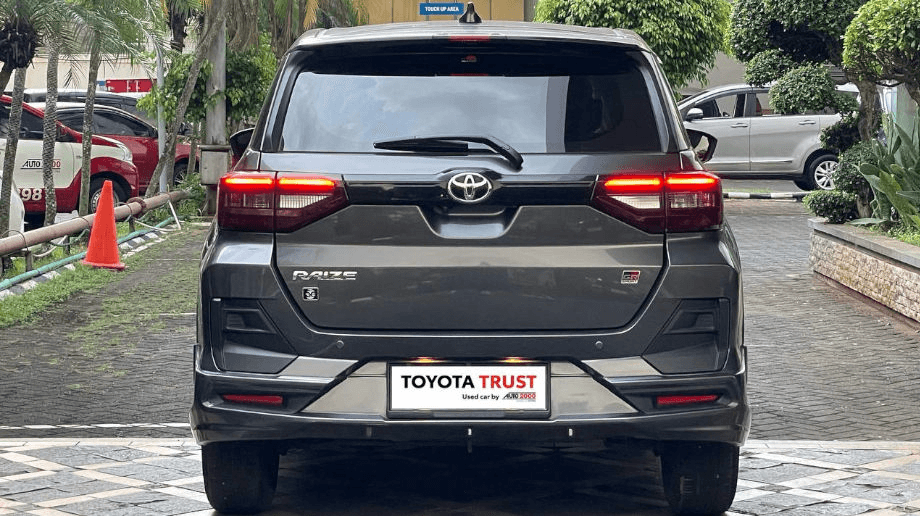 TOYOTA RAIZE 1.0 GR SPORT ONE TONE BENSIN-AT(RAIZE) AT 2021