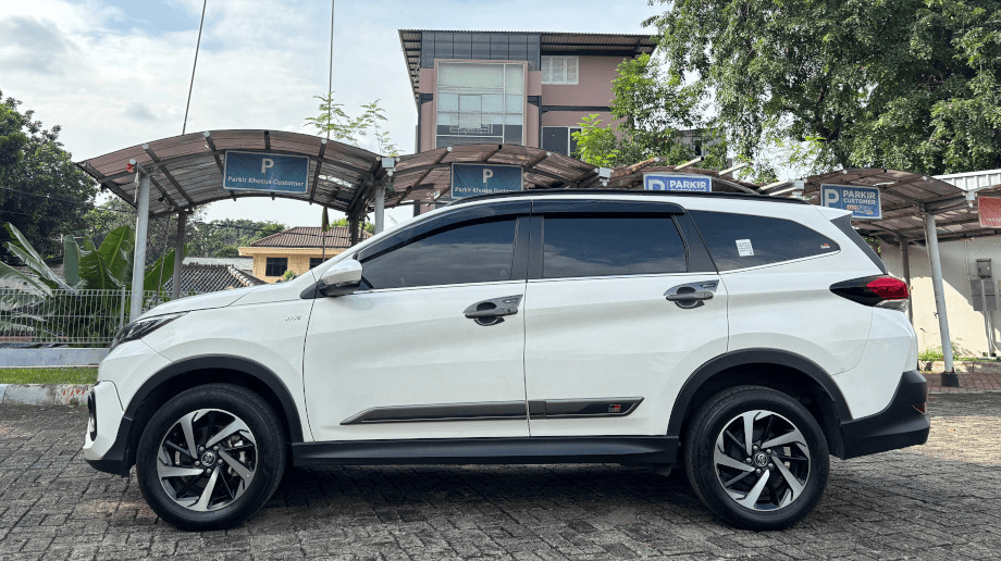 TOYOTA RUSH 1.5 GR SPORT BENSIN-AT(RUSH) AT 2022