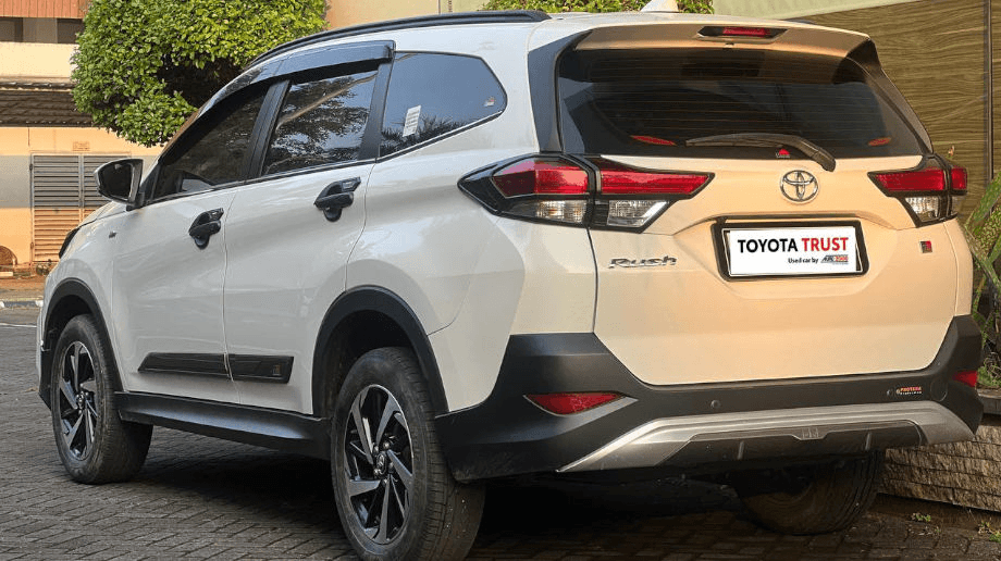 TOYOTA RUSH 1.5 GR SPORT BENSIN-AT(RUSH) AT 2022
