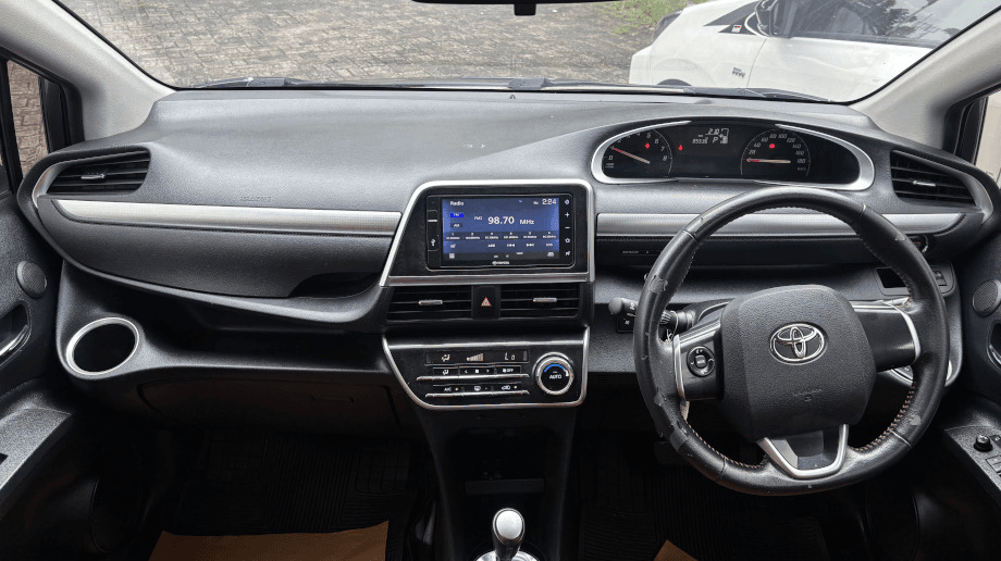 TOYOTA SIENTA 1.5 V BENSIN-AT(SIENTA) AT 2019