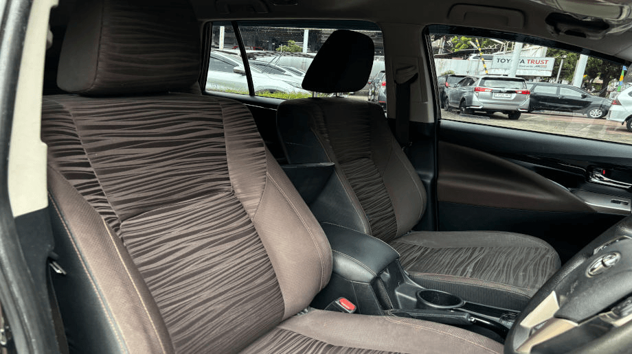 TOYOTA INNOVA V (INNOVA) AT 2021