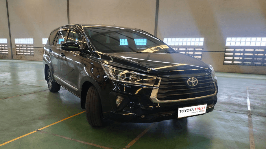 TOYOTA INNOVA 2.4 V AT 2021