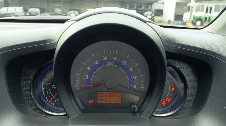 HONDA MOBILIO 1.5 RS BENSIN-MT(MOBILIO) MT 2015