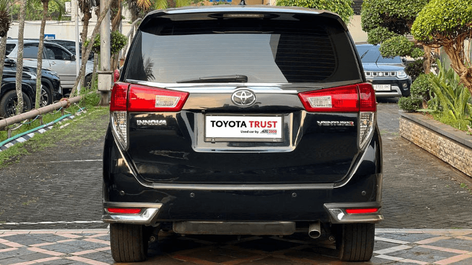 TOYOTA KIJANG INNOVA 2.4 VENTURER SOLAR-AT(KIJANG INNOVA) AT 2017