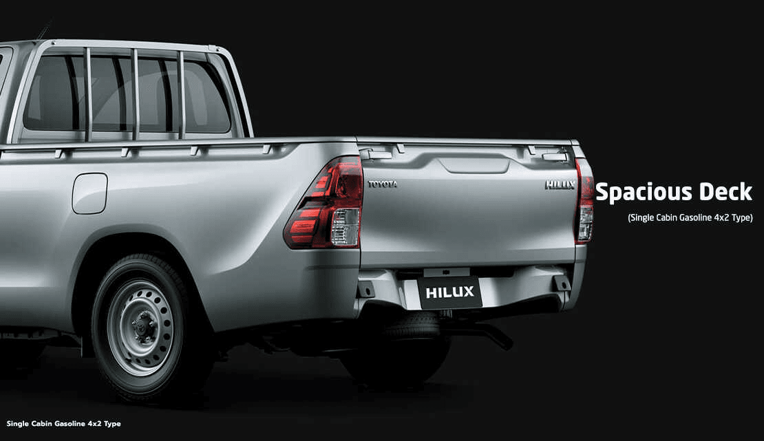 tampak belakang serong toyota hilux single cabin