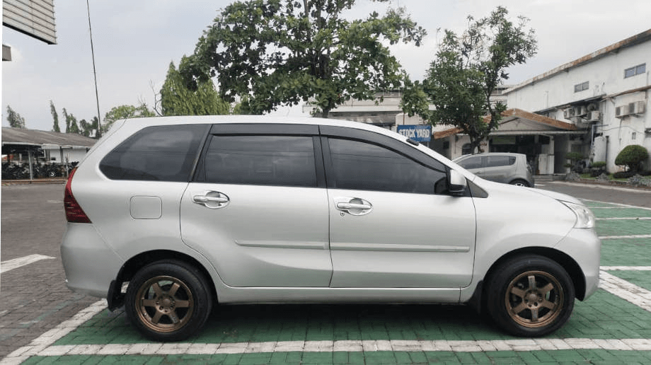 DAIHATSU XENIA 1.3 R BENSIN-MT(XENIA) MT 2017