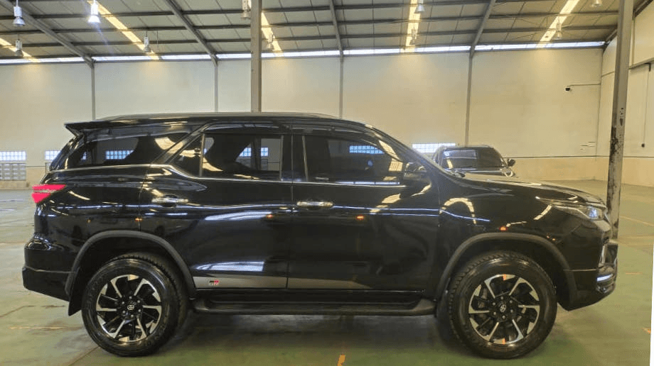 TOYOTA FORTUNER 2.8 4X2 GR SPORT DSL SOLAR-AT(FORTUNER) AT 2022
