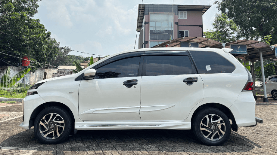 TOYOTA AVANZA 1.5 VELOZ BENSIN-MT(AVANZA) MT 2020