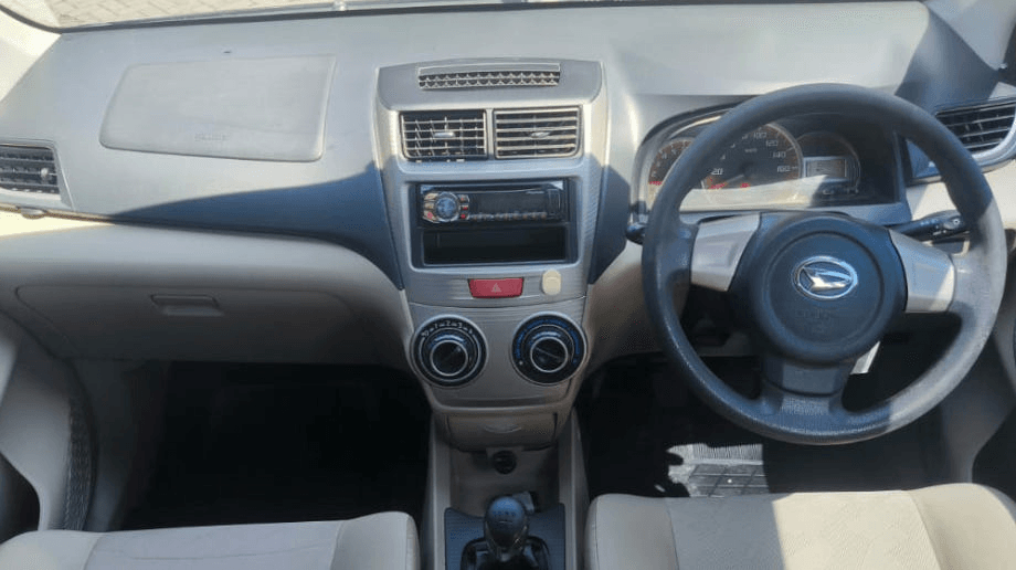 DAIHATSU XENIA 1.0 M BENSIN-MT(XENIA) MT 2013