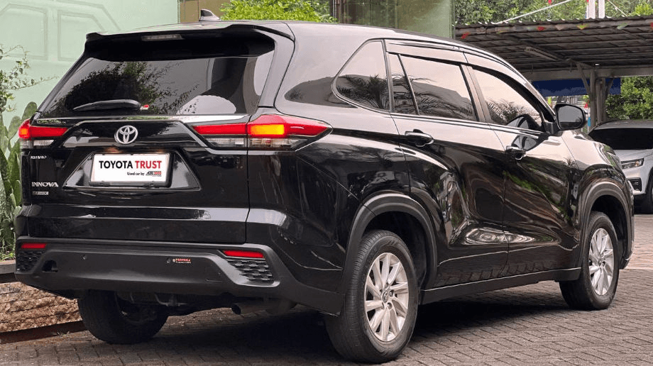 TOYOTA KIJANG INNOVA 2.0 ZENIX G CVT BENSIN-AT(KIJANG INNOVA) AT 2023
