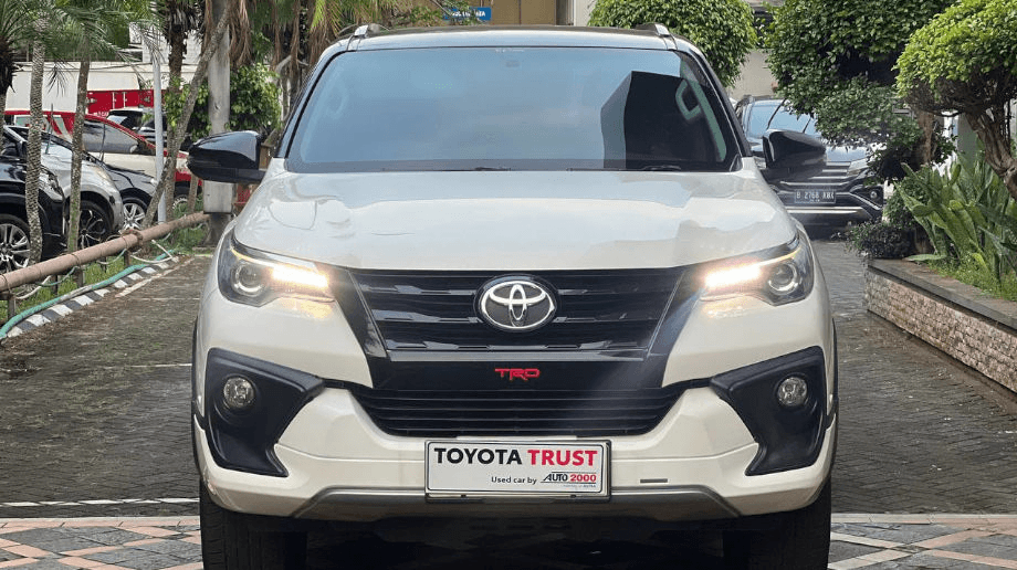 TOYOTA FORTUNER 2.4 4X2 VRZ TRD SOLAR-AT(FORTUNER) AT 2018